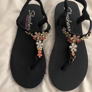 Skechers yoga foam sandals!!